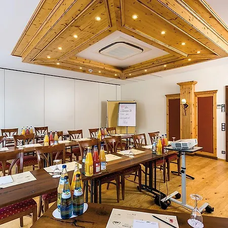 Hotel Hirsch 4*