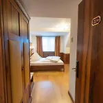 Hotel Hirsch 4*